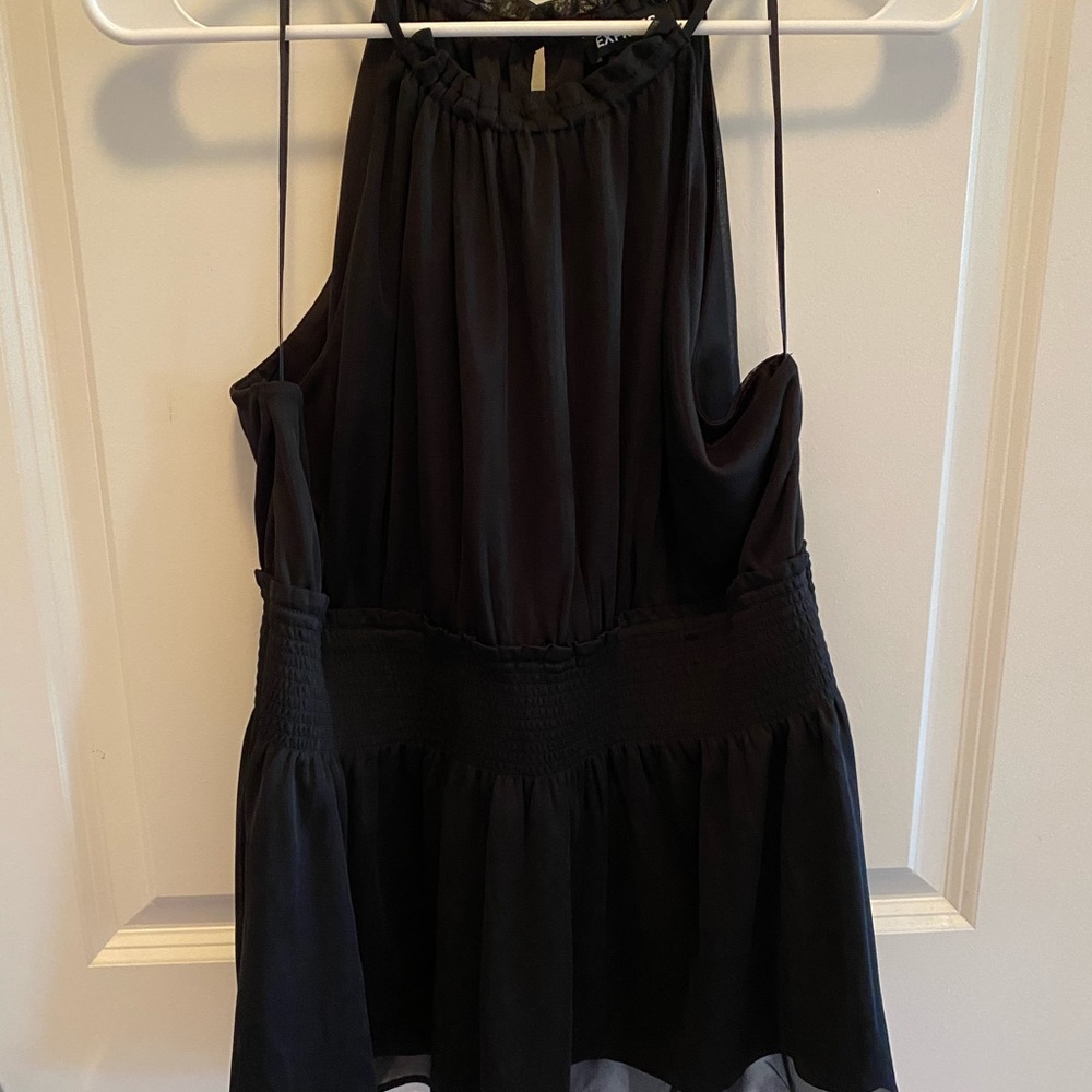 EXPRESS. Sleeveless blouse. Black